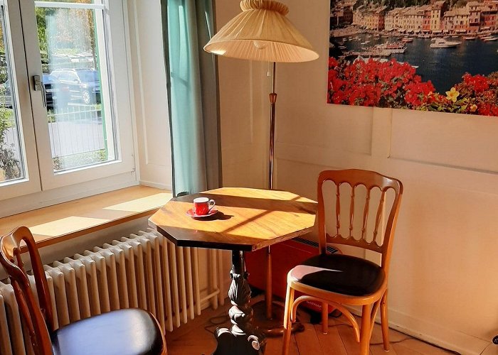 Aeugstenbahn cozy room with a large private bathroom - Apartments for Rent in ... photo