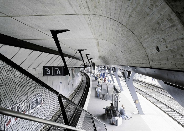 Zürich Stadelhofen Stadelhofen Station / Zurich (Gallery) - Santiago Calatrava ... photo