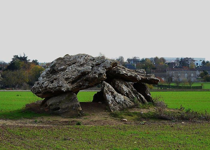 Neuville-de-Poitou photo