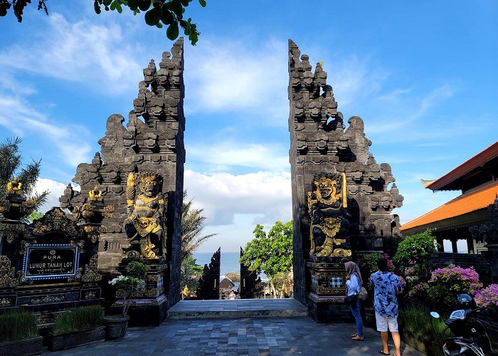 Tanah Lot (Bali) photo