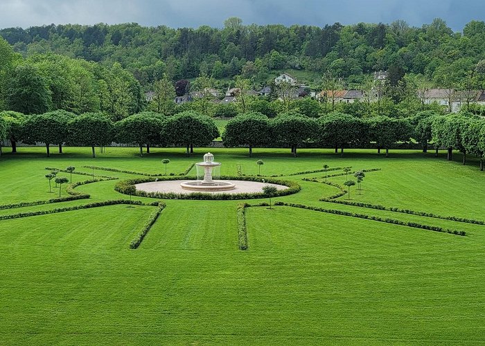 Ancy-le-Franc photo