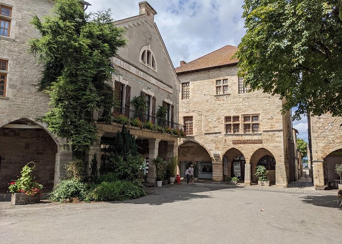 Villeneuve-d'Aveyron photo