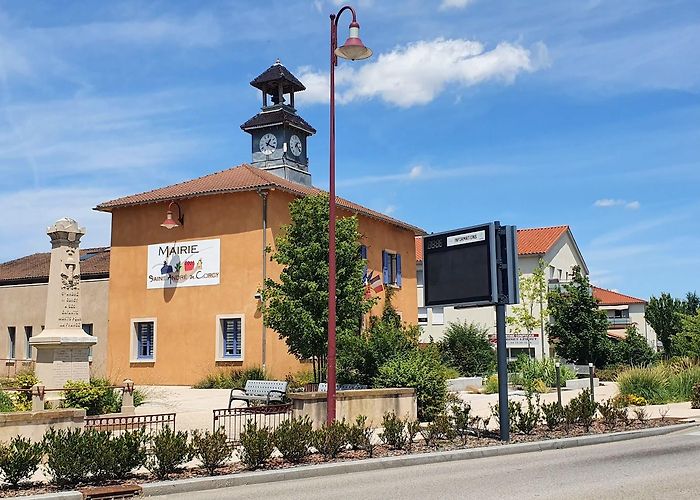 Saint-Andre-de-Corcy photo