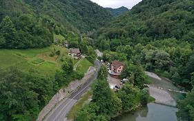 Bed and Breakfast Okrepcevalnica Kurn'K à Cerkno Exterior photo