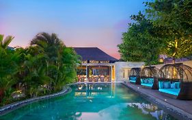 Avani Seminyak Bali Resort Exterior photo