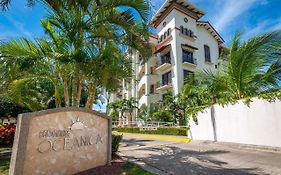 Villa Exquisitely Decorated 5Th-Floor Aerie With Views Of Two Bays In Flamingo à Playa Flamingo Exterior photo