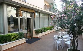 Hotel Pupa Riccione Exterior photo