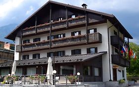 Hotel Ferrari Pinzolo Exterior photo