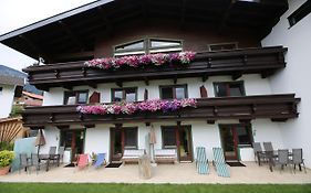 Bed and Breakfast Landhaus Elfi à Söll Exterior photo