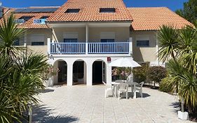 Hôtel Logis Les Vagues à Biscarrosse-Plage Exterior photo