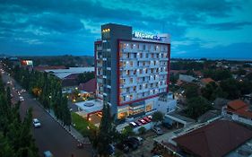 Metland Hotel Cirebon By Horison Exterior photo