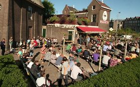 Bed and Breakfast Romantic quiet studio on the canal à Amsterdam Exterior photo