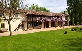 Bed and Breakfast Les Barelles à Saint-Jean-de-Thurigneux Exterior photo