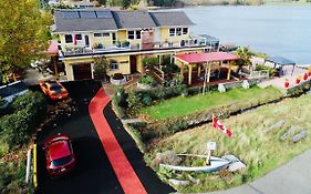 Birds Of A Feather Victoria Oceanfront Studio Suites Colwood Exterior photo