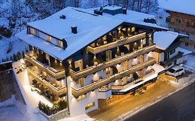 Boutique Hotel ANYBODY Saalbach-Hinterglemm Exterior photo