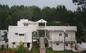 Hotel Cliffhanger Retreat à Yercaud Exterior photo