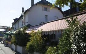 Hotel Logis Auberge des Vieux Chenes à Malemort Exterior photo