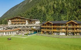 Living & Spa Vitalhotel Edelweiss Neustift im Stubaital Exterior photo