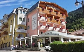 Hotel Corona Pinzolo Exterior photo