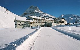 Gasthaus & Hotel Berninahaus Pontresina Exterior photo