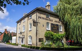 Hotel The Pembroke Arms à Salisbury Exterior photo