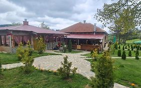 Auberge de jeunesse Kompleks Trnovski Vetar à Kriva Palanka Exterior photo