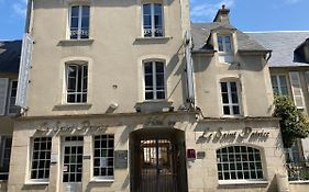 Hôtel Le Saint Patrice Bayeux Exterior photo
