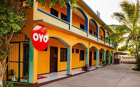 Oyo Hotel Miramar, Loreto Loreto  Exterior photo