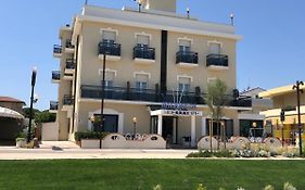 Hotel Milanese Rimini Exterior photo