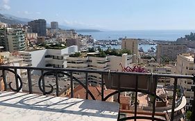 Plein coeur de Monaco, à 300 mètres à pied du port de Monaco, 4 pièces, escaliers vue mer. Exterior photo