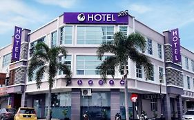 Iris Hotel Kajang Exterior photo