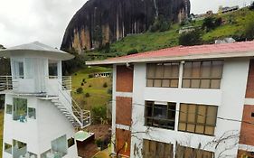 Hotel Bahia Del Faro Guatapé Exterior photo