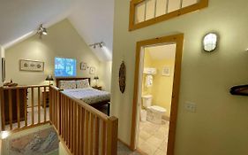 One Bedroom Private Cabin Close To Trails And Beaches Ucluelet Exterior photo