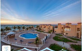 Dolphin Beach Resort Yanbu Exterior photo