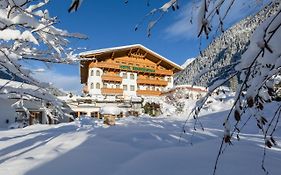 Aktiv & Vitalhotel Bergcristall Neustift im Stubaital Exterior photo