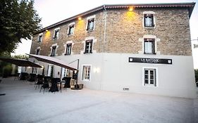 Hôtel La Batisse Crémieu Exterior photo