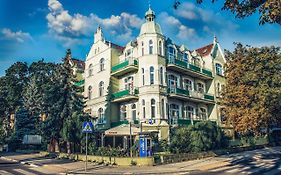 Hotel Dom Zdrojowy Amber à Świnoujście Exterior photo