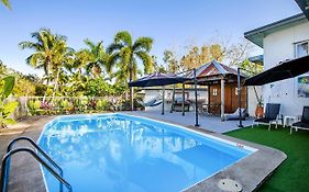 Bush Village Holiday Cabins Airlie Beach Exterior photo