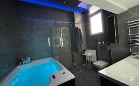 Hostel Rooms And Single Private Spa Sauna & Jacuzzi Room 4Rent Debrecen Exterior photo
