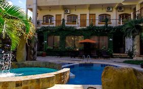 Hotel Quinta Maya Flores Exterior photo