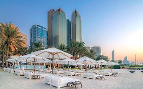 Sheraton Abu Dhabi Hotel & Resort Exterior photo
