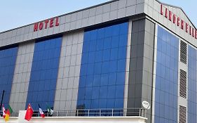 La Rochelle Hotel Yaoundé Exterior photo