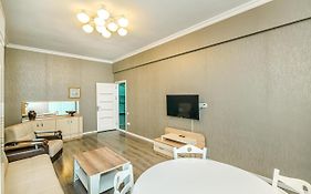 Luxury 2 Room Apartment In The Center Baku Exterior photo