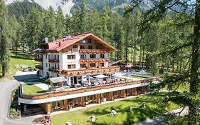 Hotel Laerchenhof Ramsau am Dachstein Exterior photo