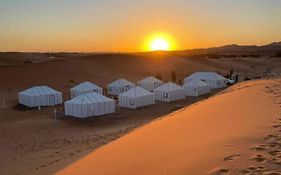 Hotel Magic Luxury Camp à Merzouga Exterior photo