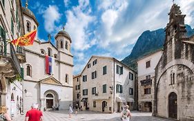 Centrum Hostel Kotor Exterior photo