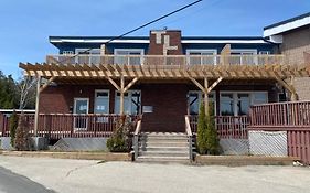 Tobermory Inn & Suites Exterior photo