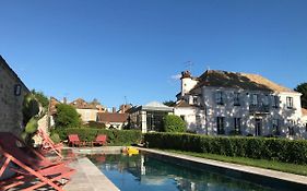 Bed and Breakfast Clos Saint Nicolas à Neauphle-le-Château Exterior photo