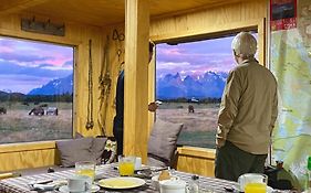 Bed and Breakfast Vista Al Paine - Refugio De Aventura à Torres del Paine National Park Exterior photo