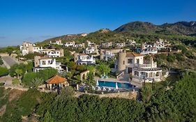 Villa Carrington Holidays à Kyrenia  Exterior photo